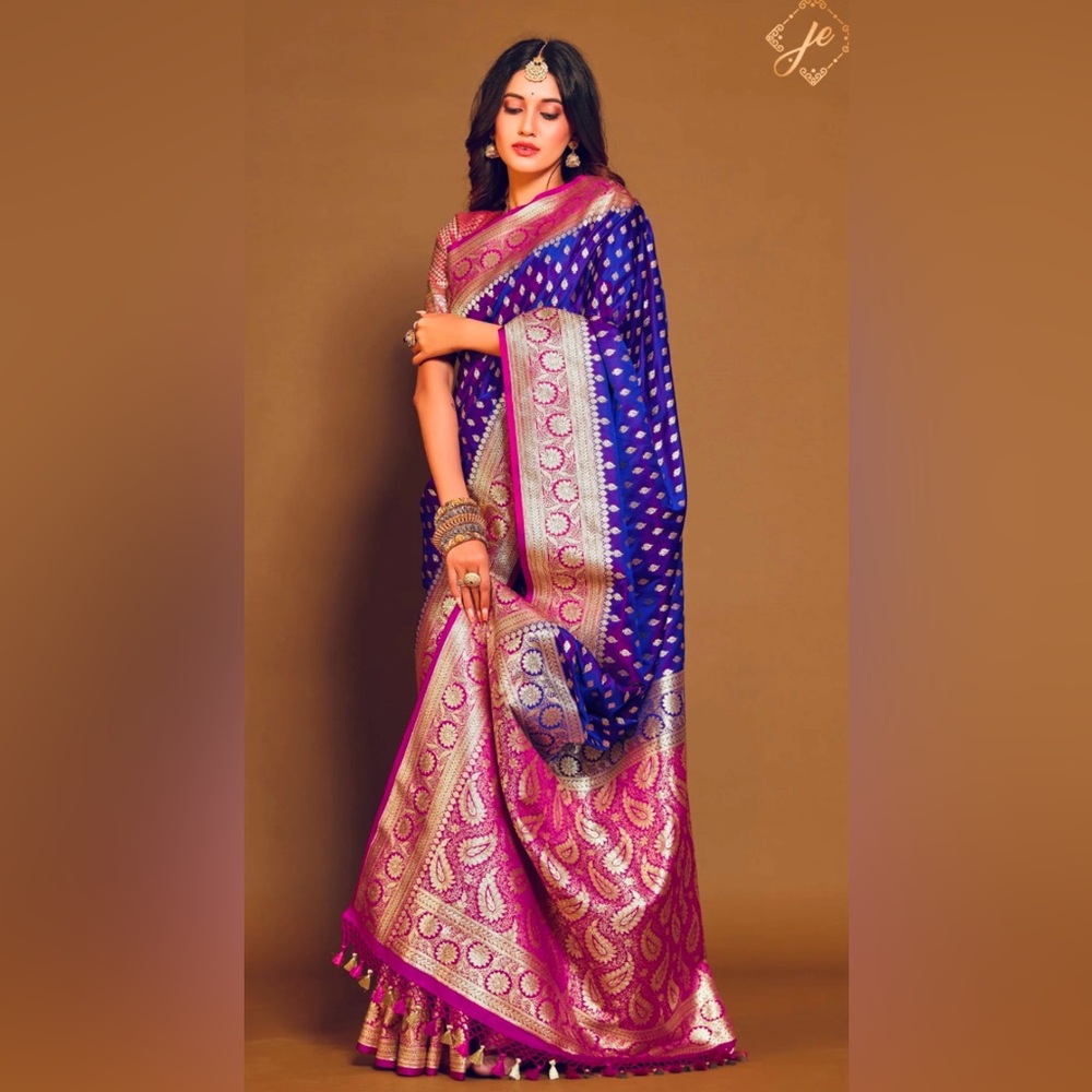 Banarasi silk house! Banarsi saree! Blouse sz S 36